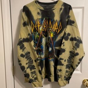 def leppard graphic sweatshirt